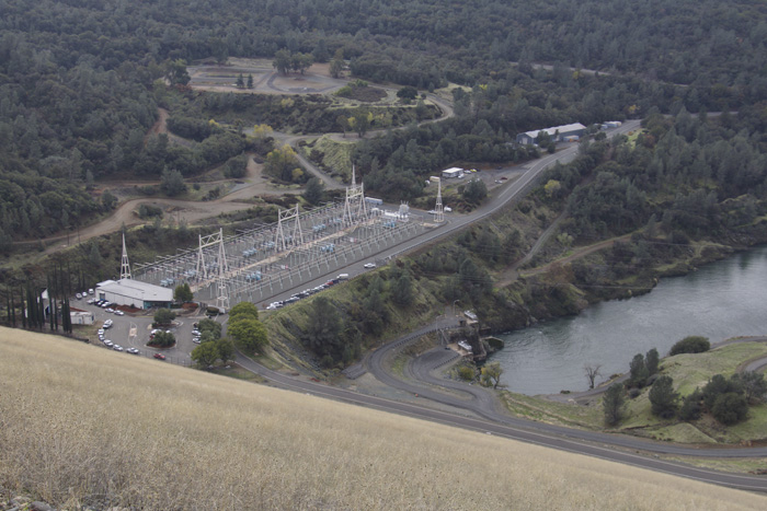 Powerhouse_From_Top_of_Lake_Oroville_Dam.jpg